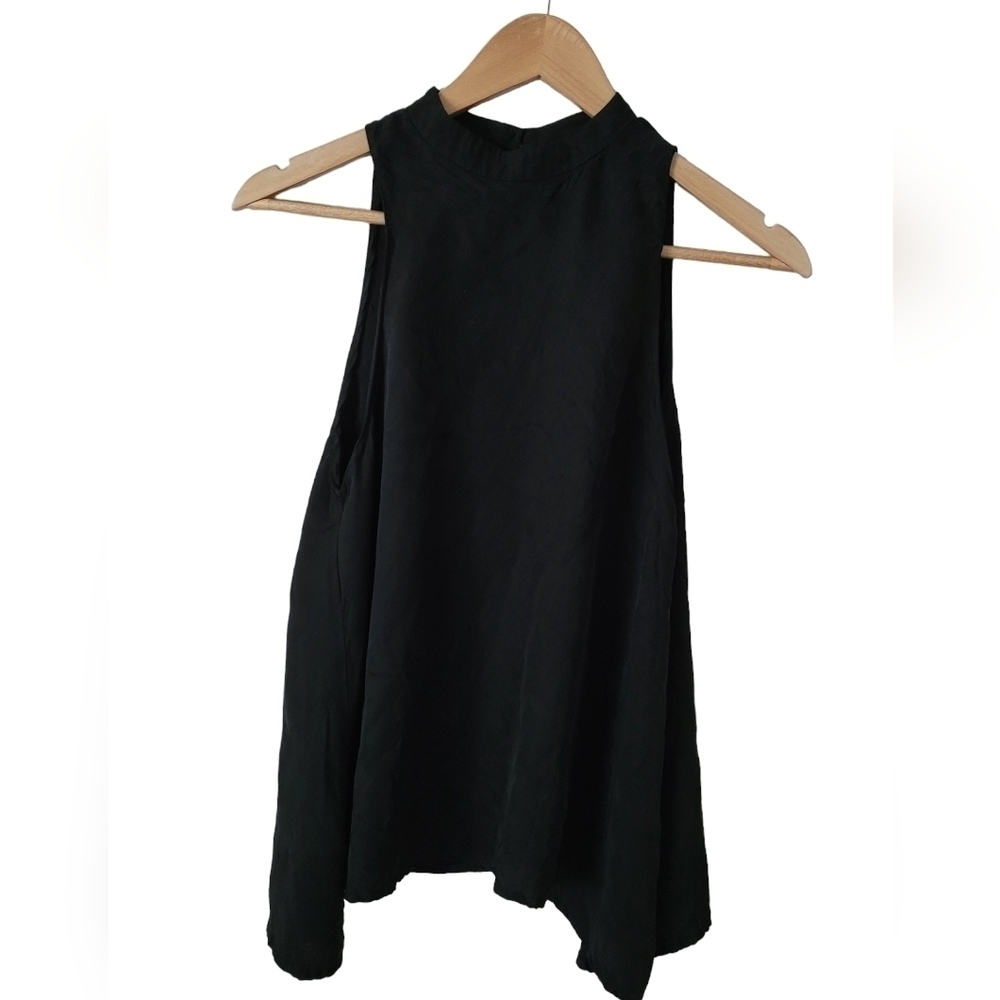 Blaque Label Black Tank With Key Hole Back - Picture 4 of 9